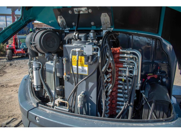 Midiexcavator SUNWARD 60 uf DISPONIBIL PENTRU INCHIRIERE de vanzare